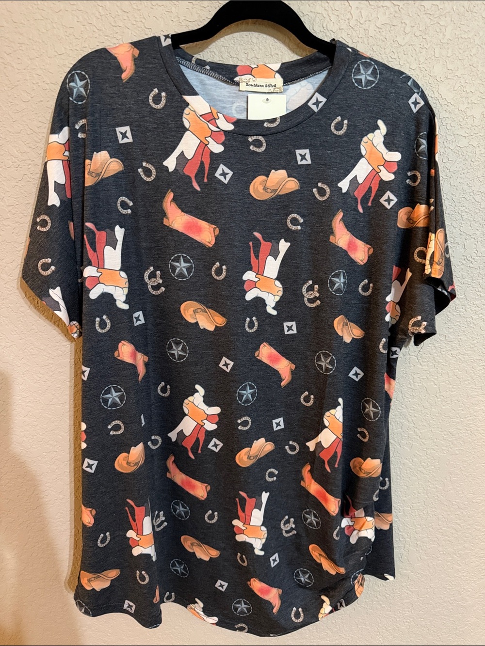 Women’s Western Print Short Sleeve Tee - Dark Charcoal with Orange Accents Sz LG